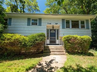 28 N Cheryl St, Chestnut Ridge, NY 10977