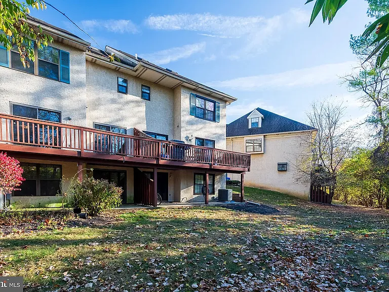 60 Iroquois Ct — Photo 30