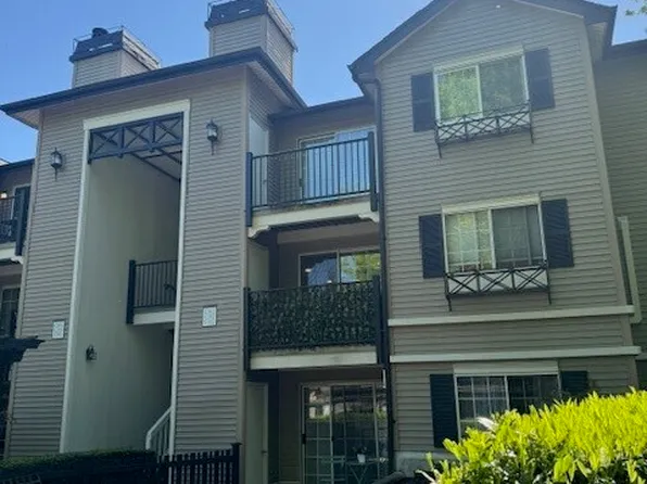 221 9th Street #C102, Kirkland, WA 98033