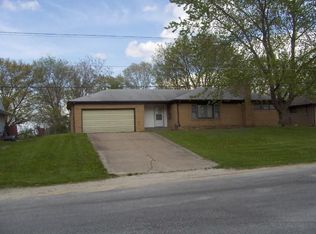 315 Cliff Dr, Silvis, IL 61282
