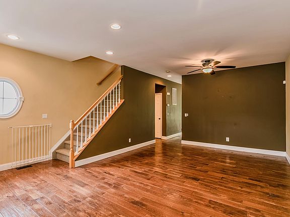 4th image of 49 Paddington Cir