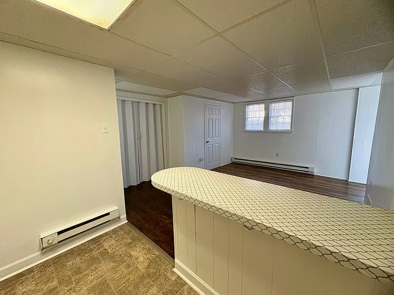 534 W Market Street — Photo 8