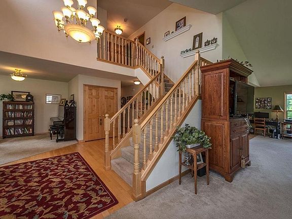 3rd image of 512 Thurow Dr