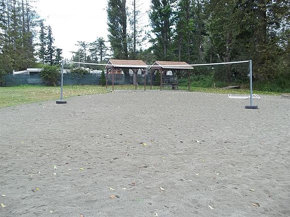 5th image of 5129 173rd Pl NW