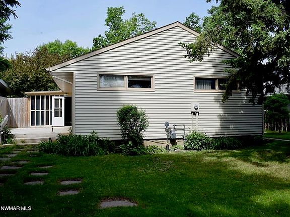 3rd image of 308 Maple Ave S
