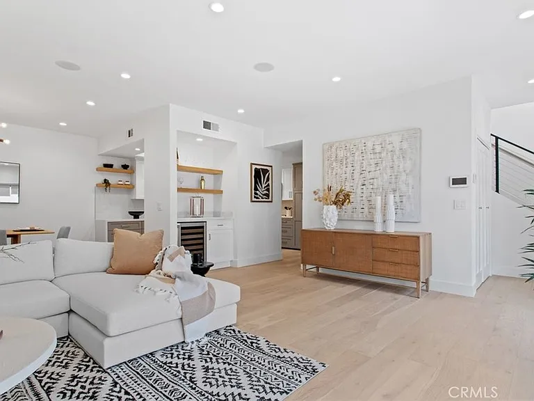 1409 Havenhurst Dr #3 — Photo 2