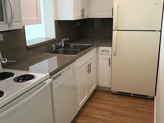 3rd image of 1740 NW North River Dr APT 625