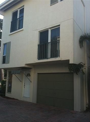 1st image of 2950 Day Ave