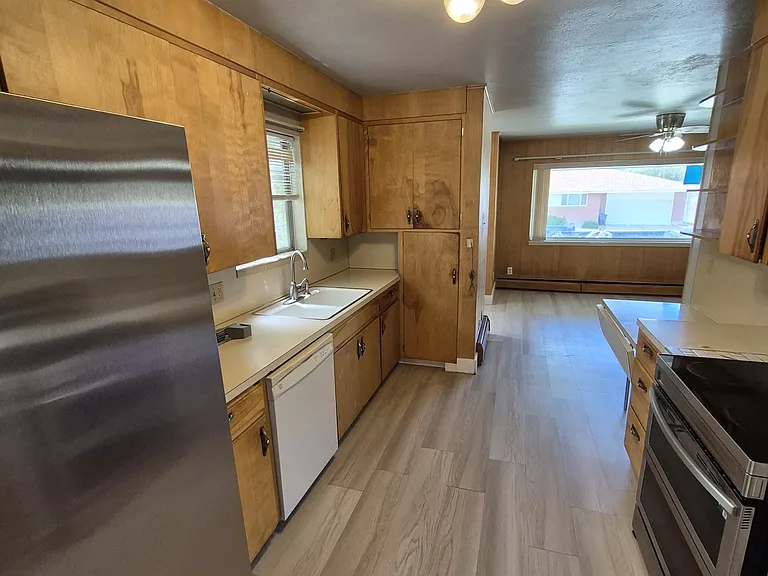 1318 Virginia St — Photo 29