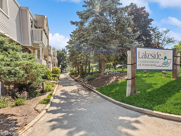 2nd image of 213 E Liberty St APT 9