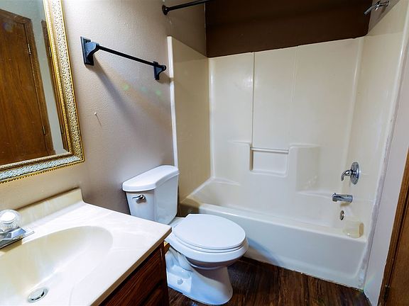 5th image of 3138 Bannister Dr