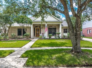 2205 Palm Lagoon Dr, League City, TX 77573