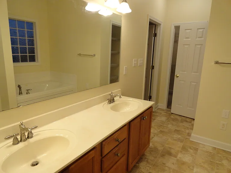 1107 Thistle Gold Dr — Photo 24