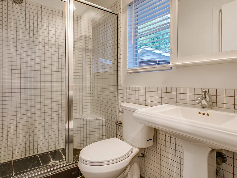 5815 Walnut Hill Ln — Photo 34