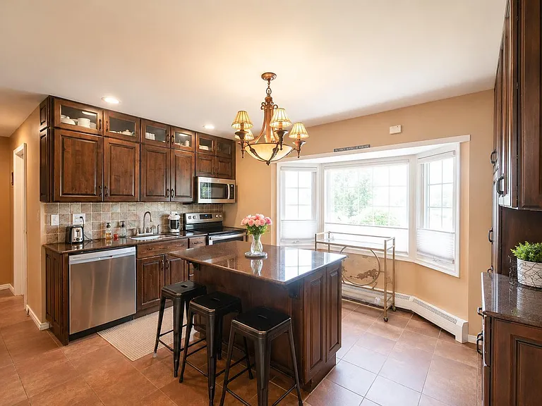 Cypress Ln W — Photo 8