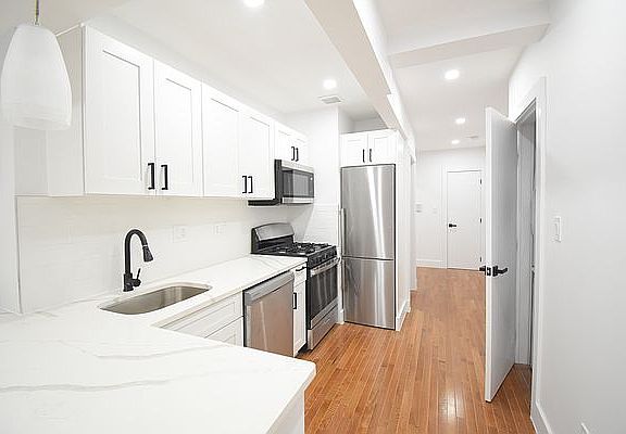 5th image of 636 W 136th St APT 35