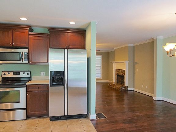 3rd image of 3300 Mill Forest Dr SW
