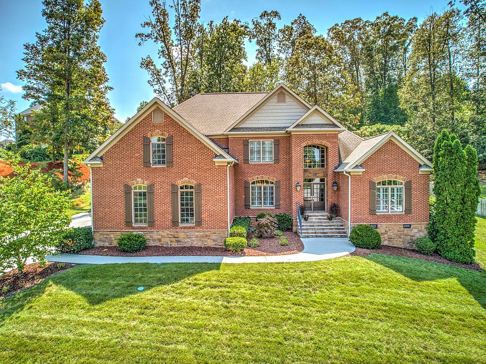 1st image of 709 Fox Dale Ln
