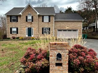 1716 Scenic Valley Ln, Knoxville, TN 37922