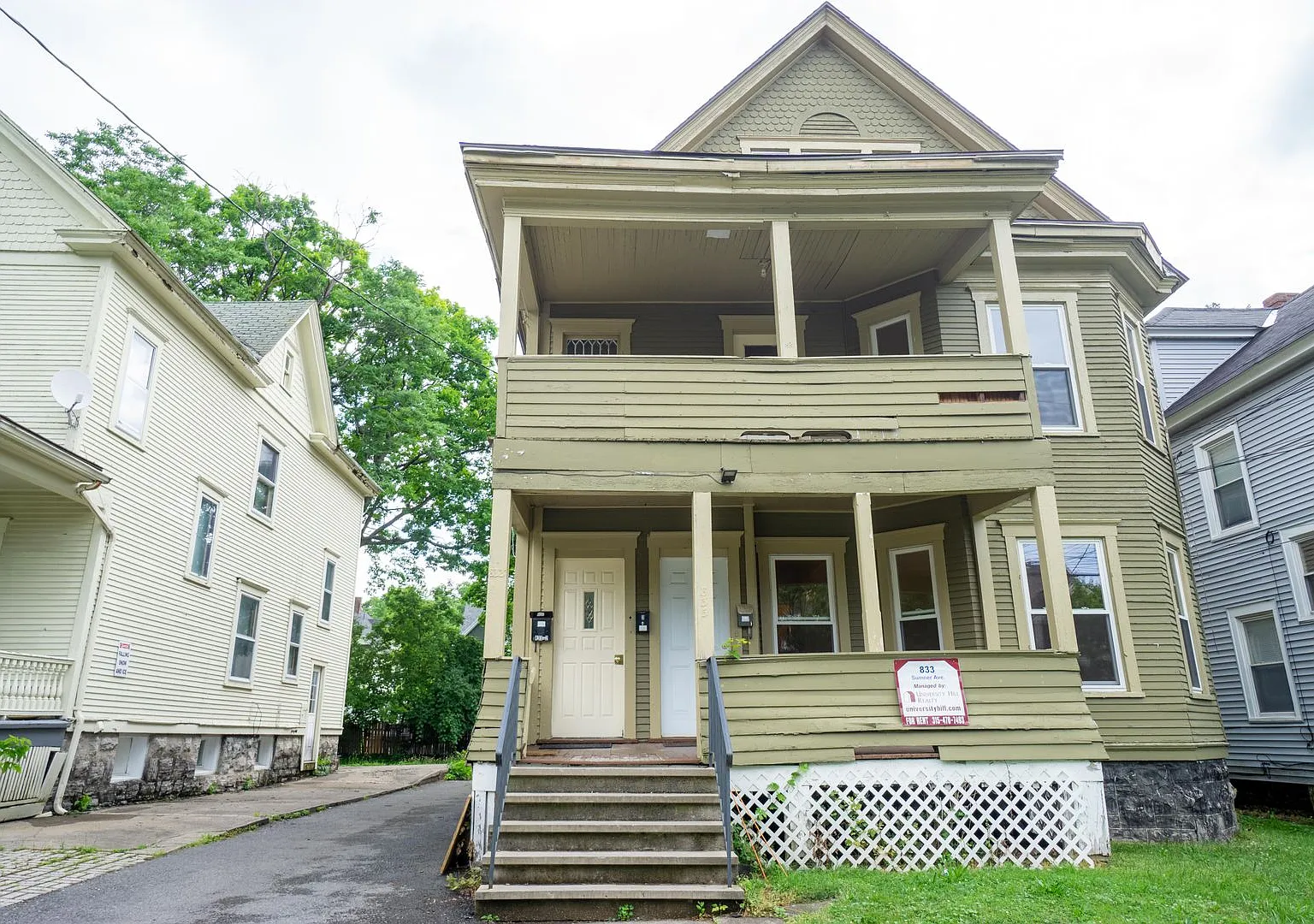833 Sumner Apt 1 - Available 7/1/2027 - Newly Renovated 3 Blocks From ESF and SU Campus — Photo 4