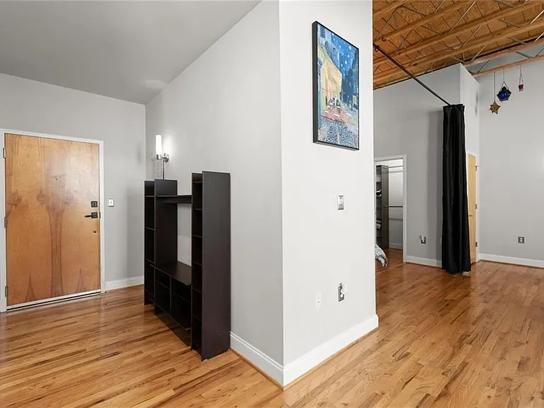 1756 Liberty Ln — Photo 3