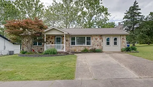 65 Leonard North St Photo 1