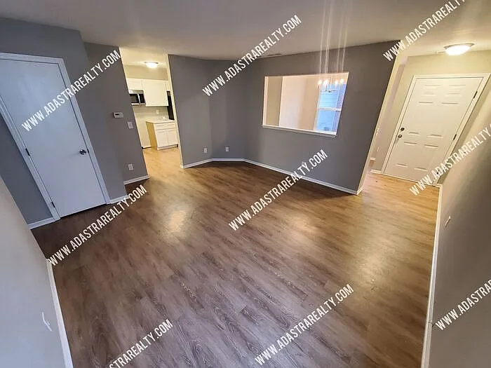 121 Ames St — Photo 23
