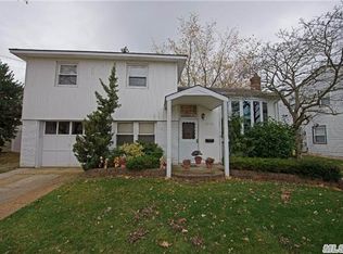 2676 Walker St, Bellmore, NY 11710