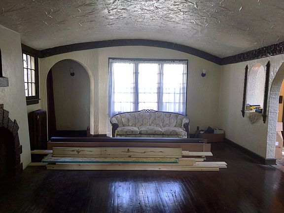 5th image of 4365 Leslie St