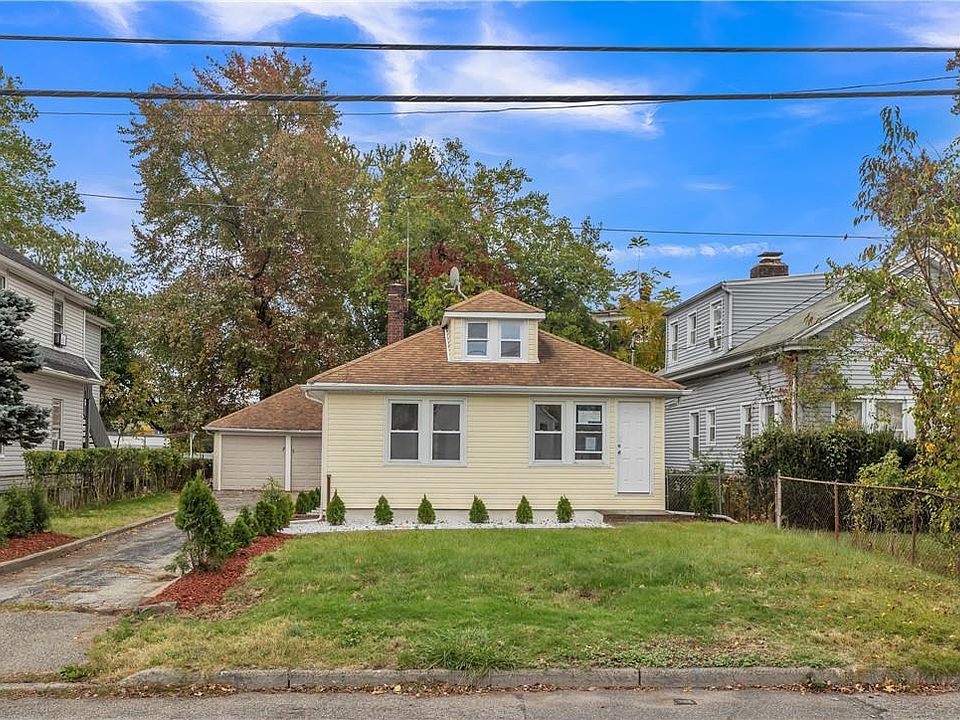 1st image of 28 Rosemont Boulevard