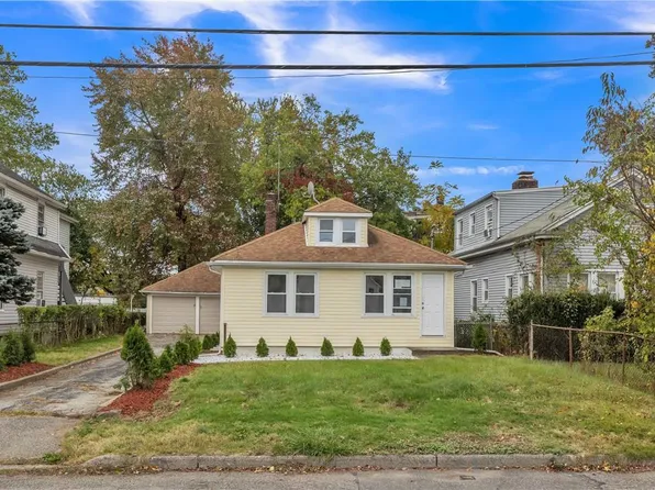 28 Rosemont Boulevard, White Plains, NY 10607