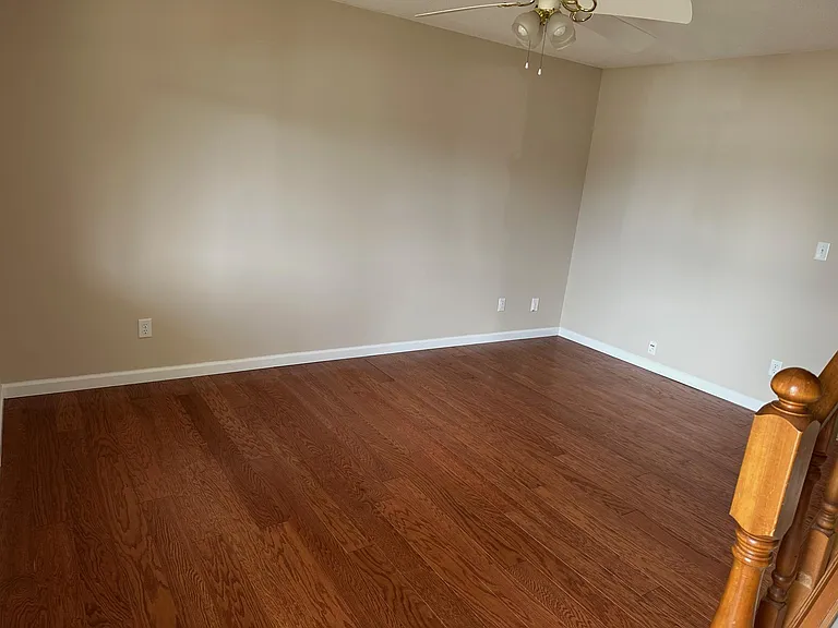 713 E Spruce St — Photo 3
