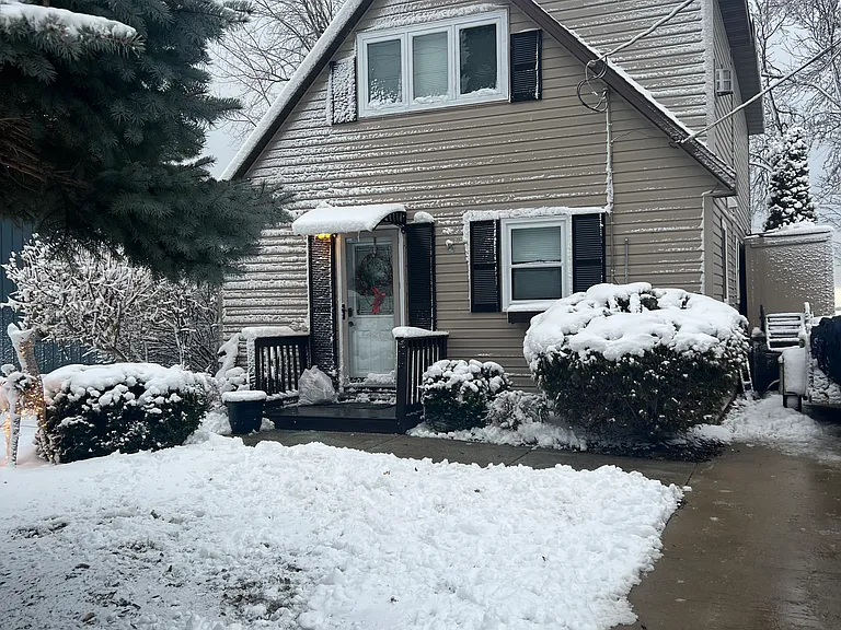 1635 Brighton Beach Rd — Photo 2