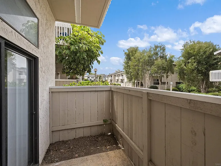 4064 Mahaila Ave #C — Photo 17