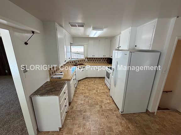 5th image of 137 Broad St