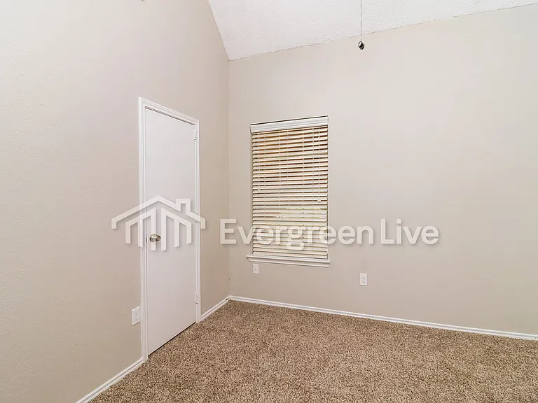 1109 Cherrytree Dr — Photo 8