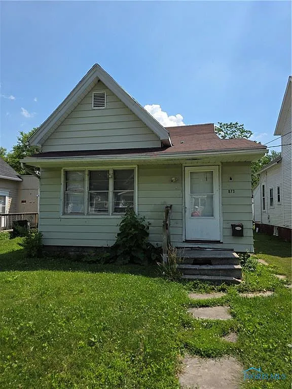 873 Butler St photo 1