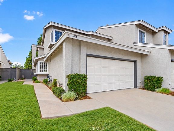 3rd image of 1613 Toyon Pl