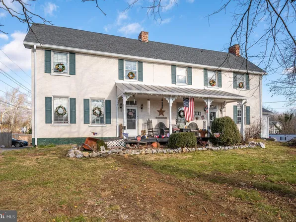 9771 Winchester Ave, Bunker Hill, WV 25413