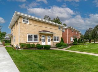 403 S Elmhurst Rd, Mount Prospect, IL 60056