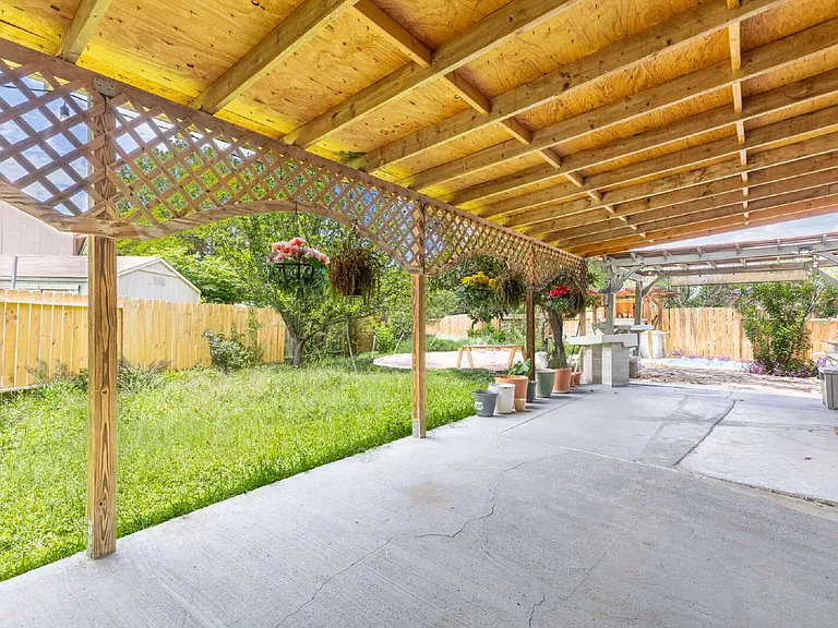 5702 Sunrise Laurel — Photo 34