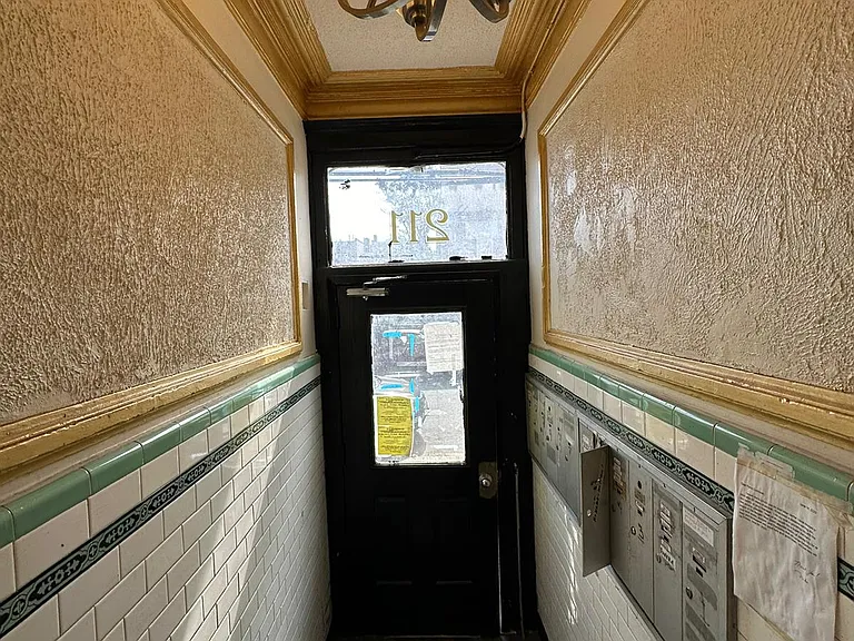 211 Woodward St #12 — Photo 13