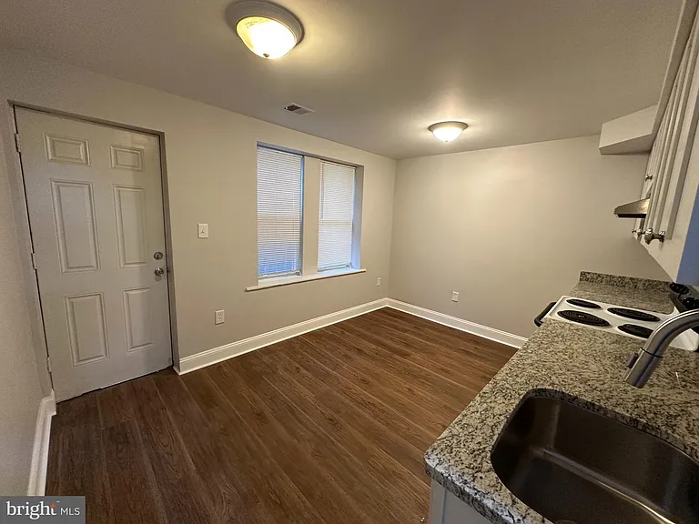 3380 Agate St — Photo 10