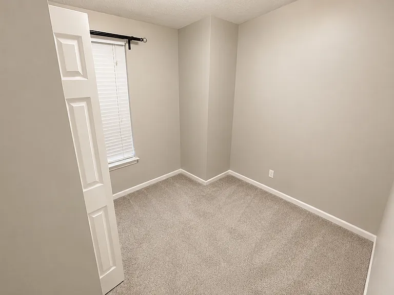 1427 Sedum Sq — Photo 9