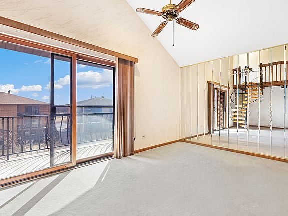 4th image of 16736 Paxton Ave #3S