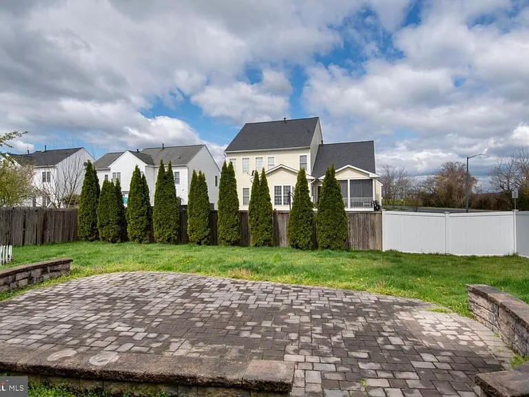 8724 Skyview Dr — Photo 8