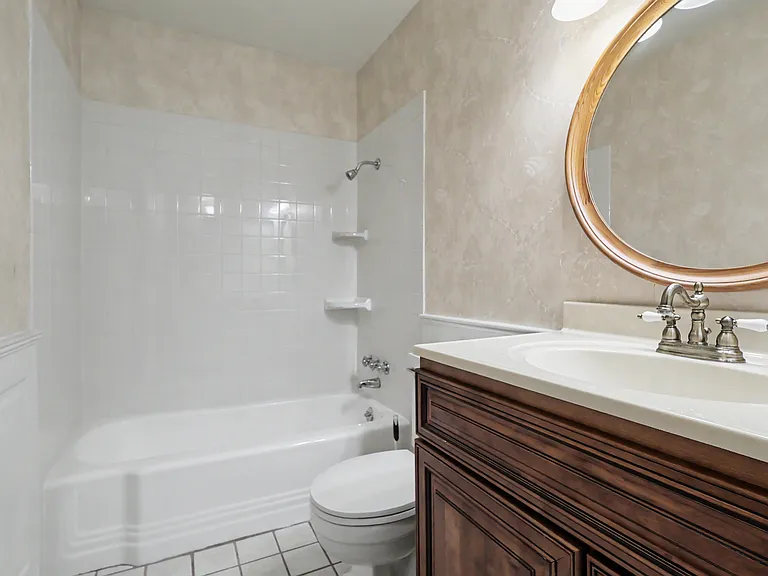 807 Edgefield Dr — Photo 4