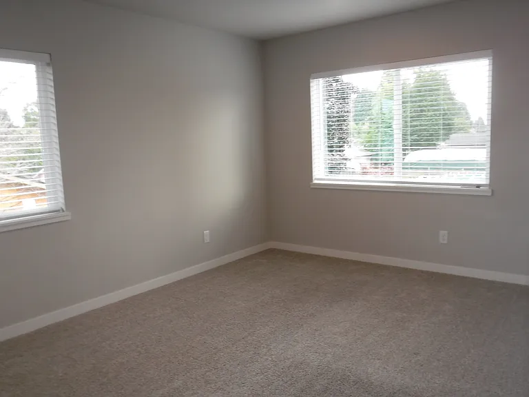 5295 Chehalis Dr N — Photo 9