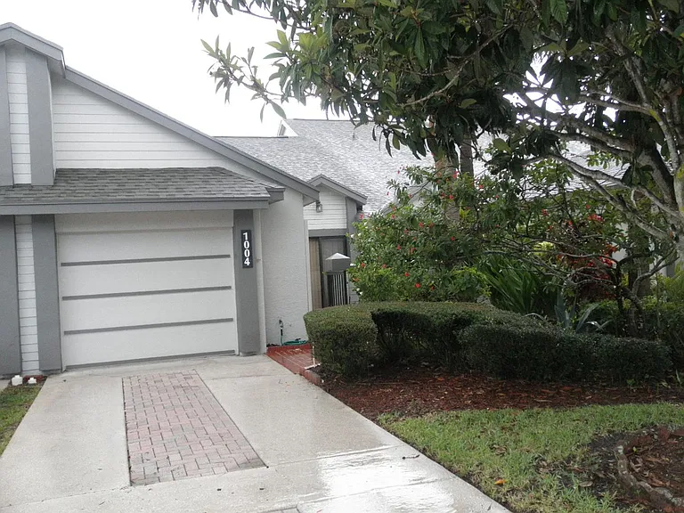 1004 Landings Blvd — Photo 2