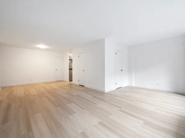 321 East 48th Street image 7 of 9